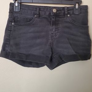 Low waisted black shorts